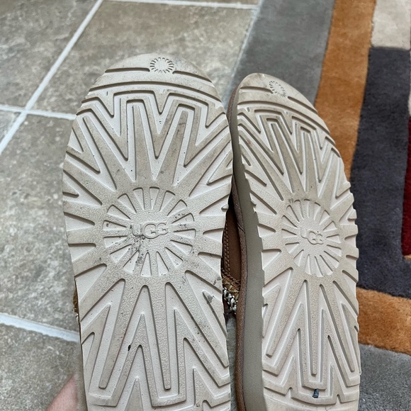 Worn but good condition Ugg Tasman slip ons - Picture 3 of 4